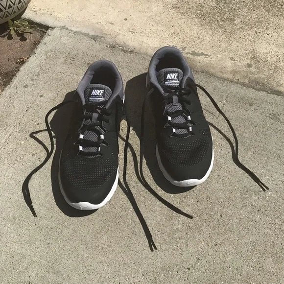 Nike Training Core Motion TR3 Black and Gray Shoes - Picture 4 of 15